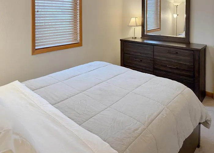 A Quiet, Stylish And Cozy Retreat. *